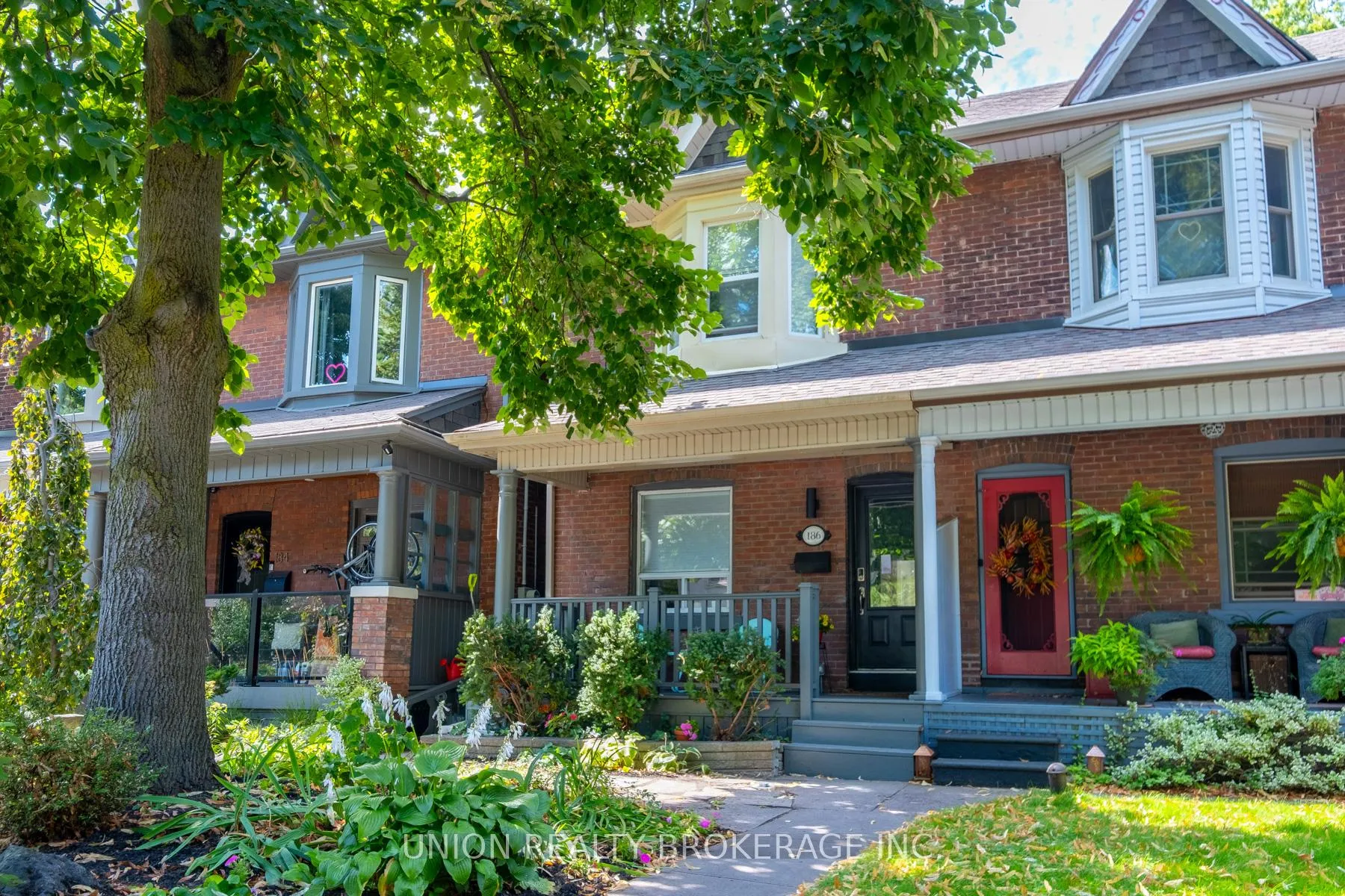 Photo 37 of 186 Scarborough Road, Toronto, The Beaches — HOMEH