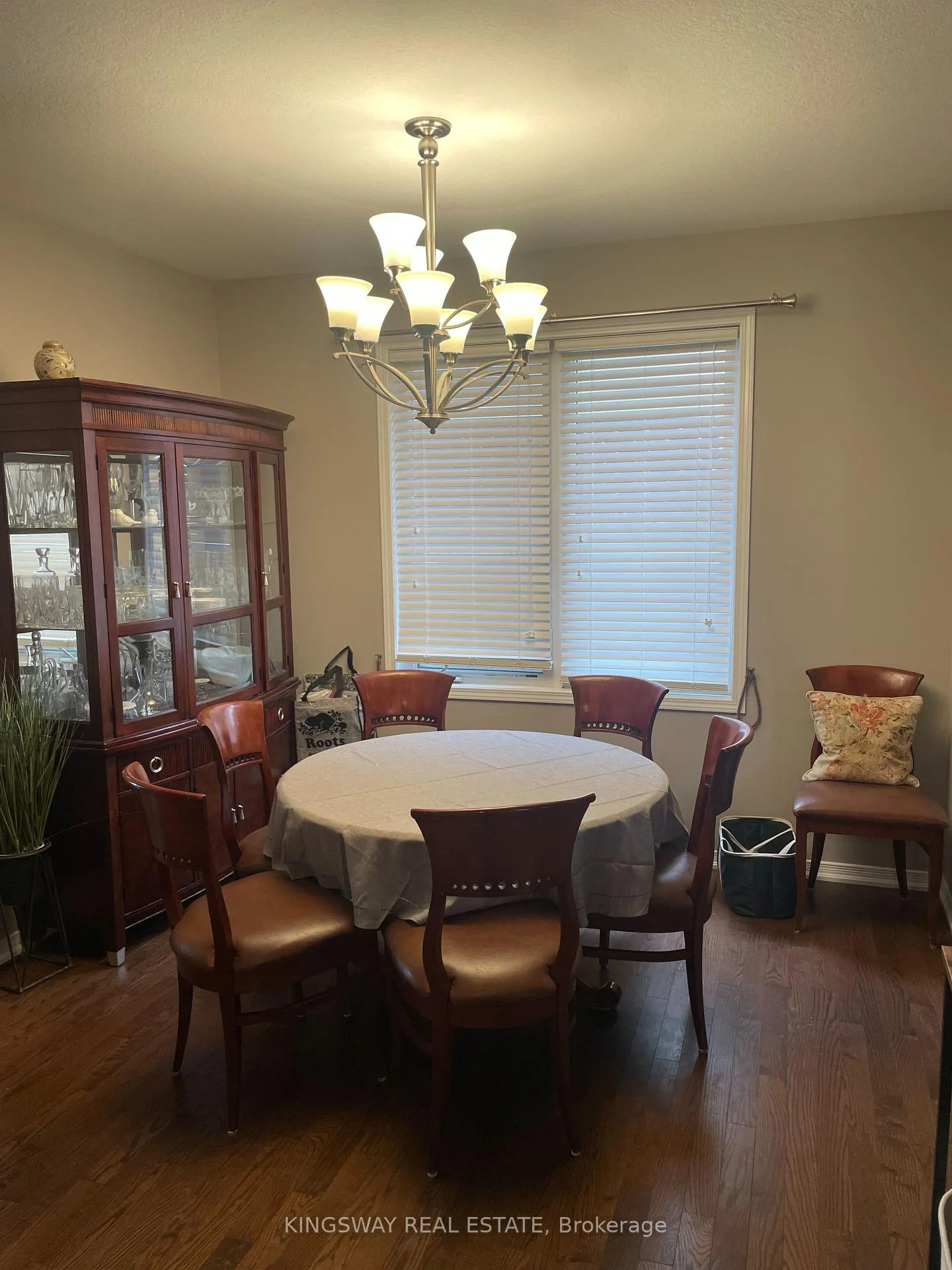 Photo 4 of 229 Pineglen Crescent, Kitchener — HOMEH