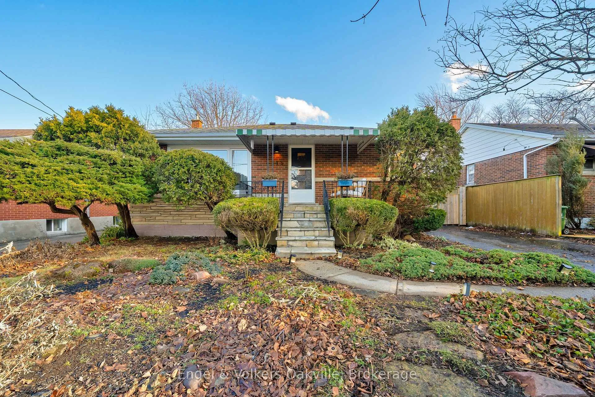 Photo 1 of 115 Welbourn Drive, Hamilton, Balfour — HOMEH