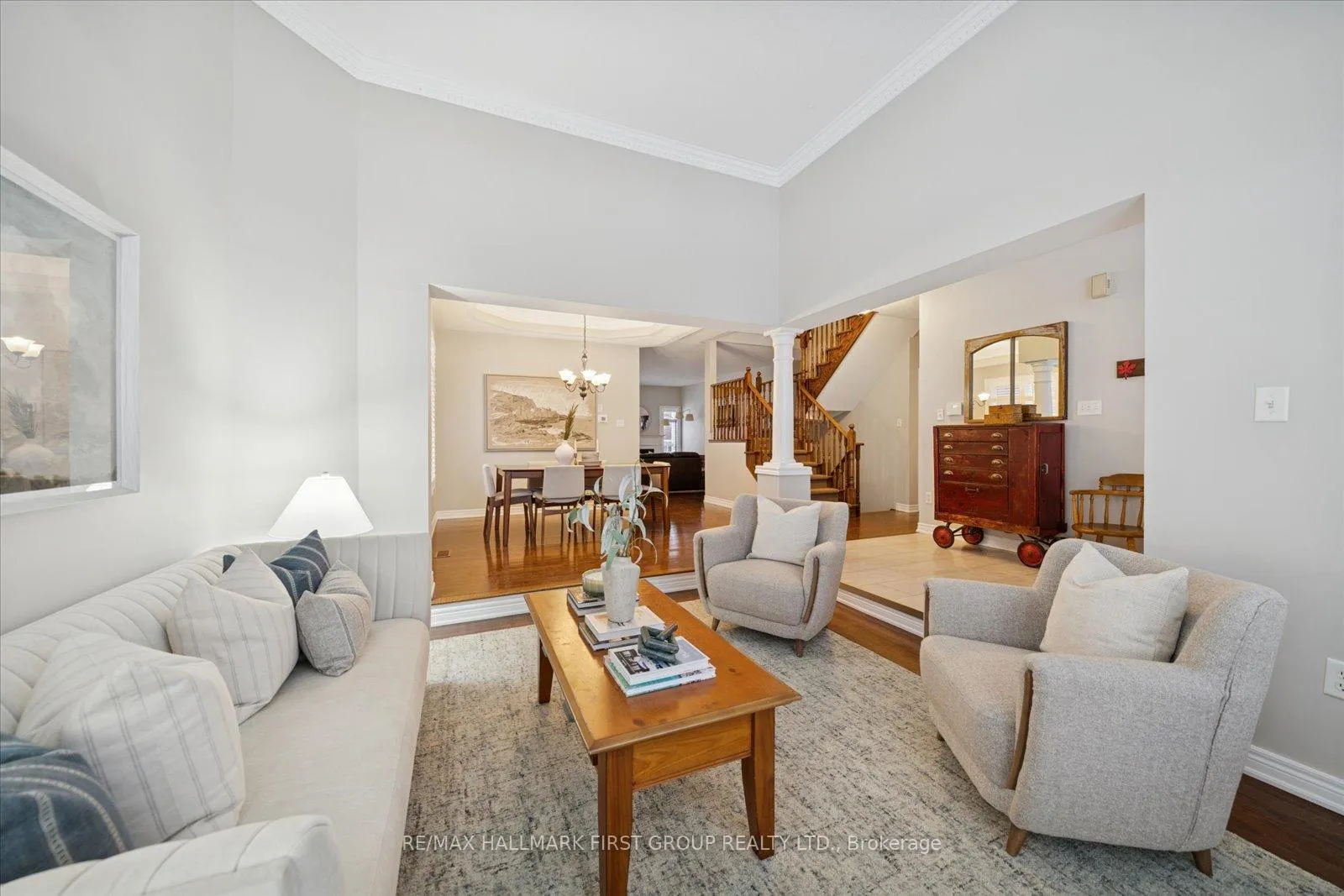 Photo 4 of 19 Elder Crescent, Whitby, Brooklin — HOMEH