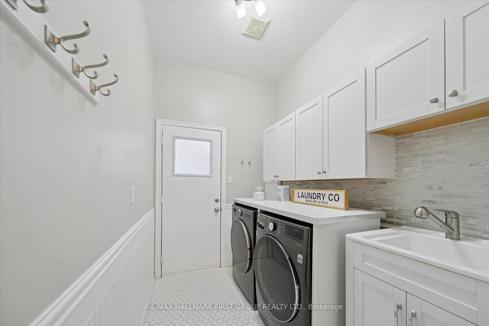 Photo 17 of 19 Elder Crescent, Whitby, Brooklin — HOMEH