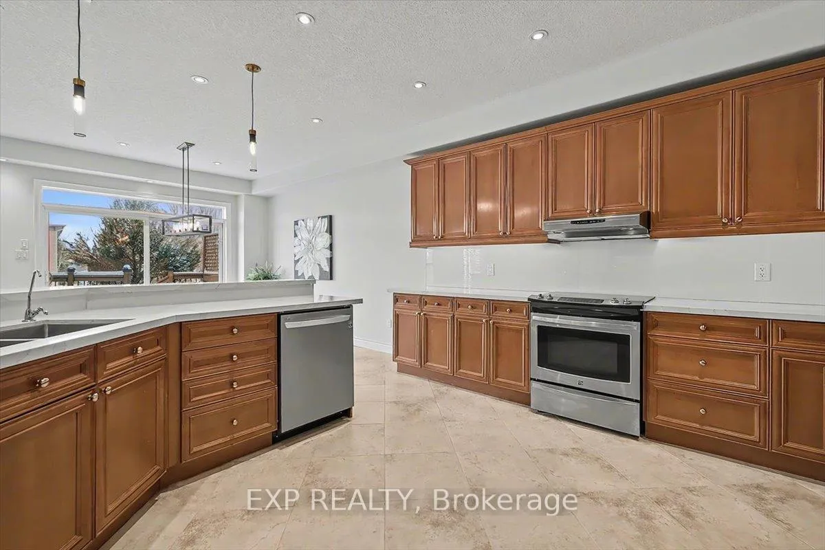 Photo 16 of 93 Tremaine Drive, Kitchener — HOMEH