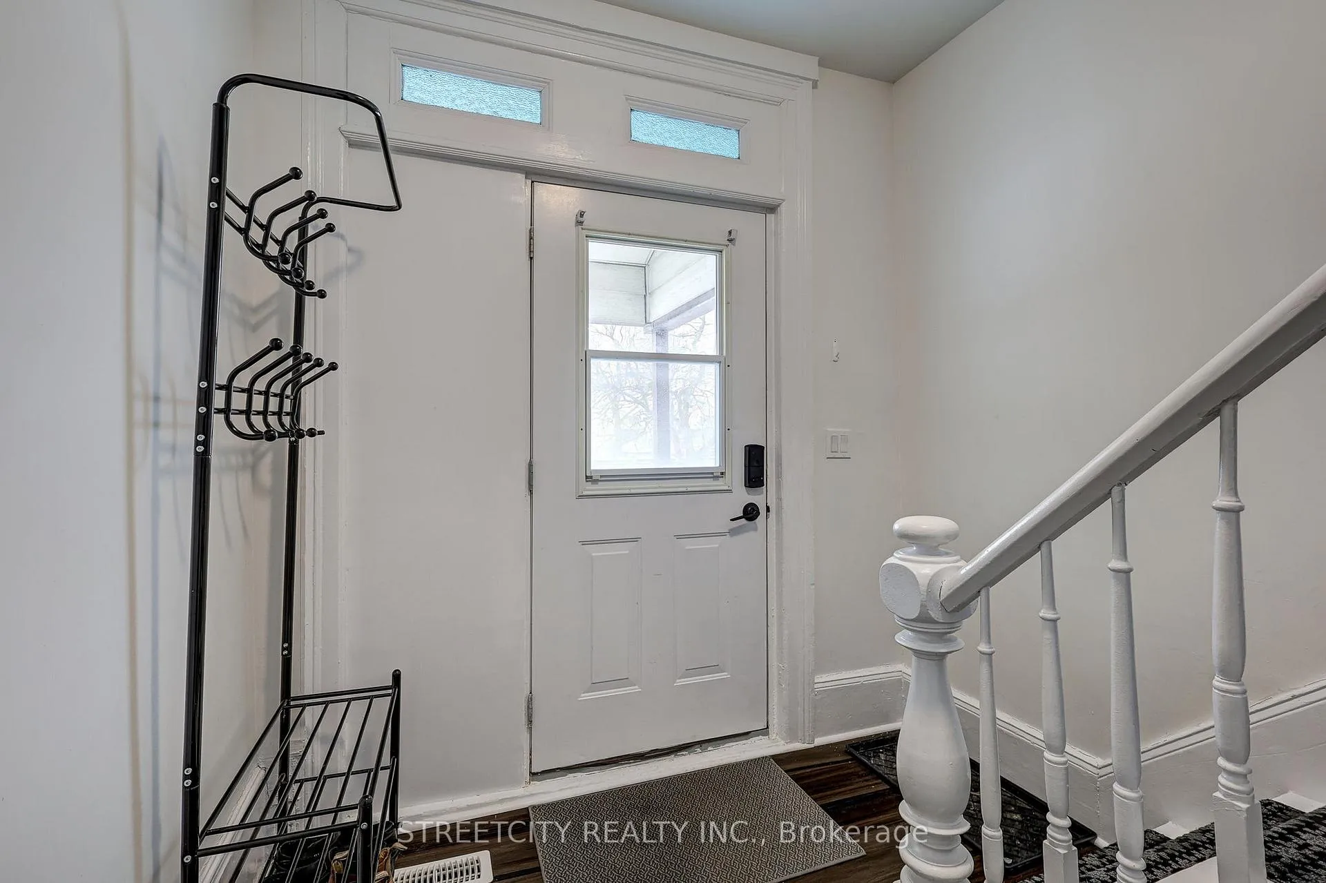 Photo 3 of 12 Weldon Avenue, St. Thomas — HOMEH