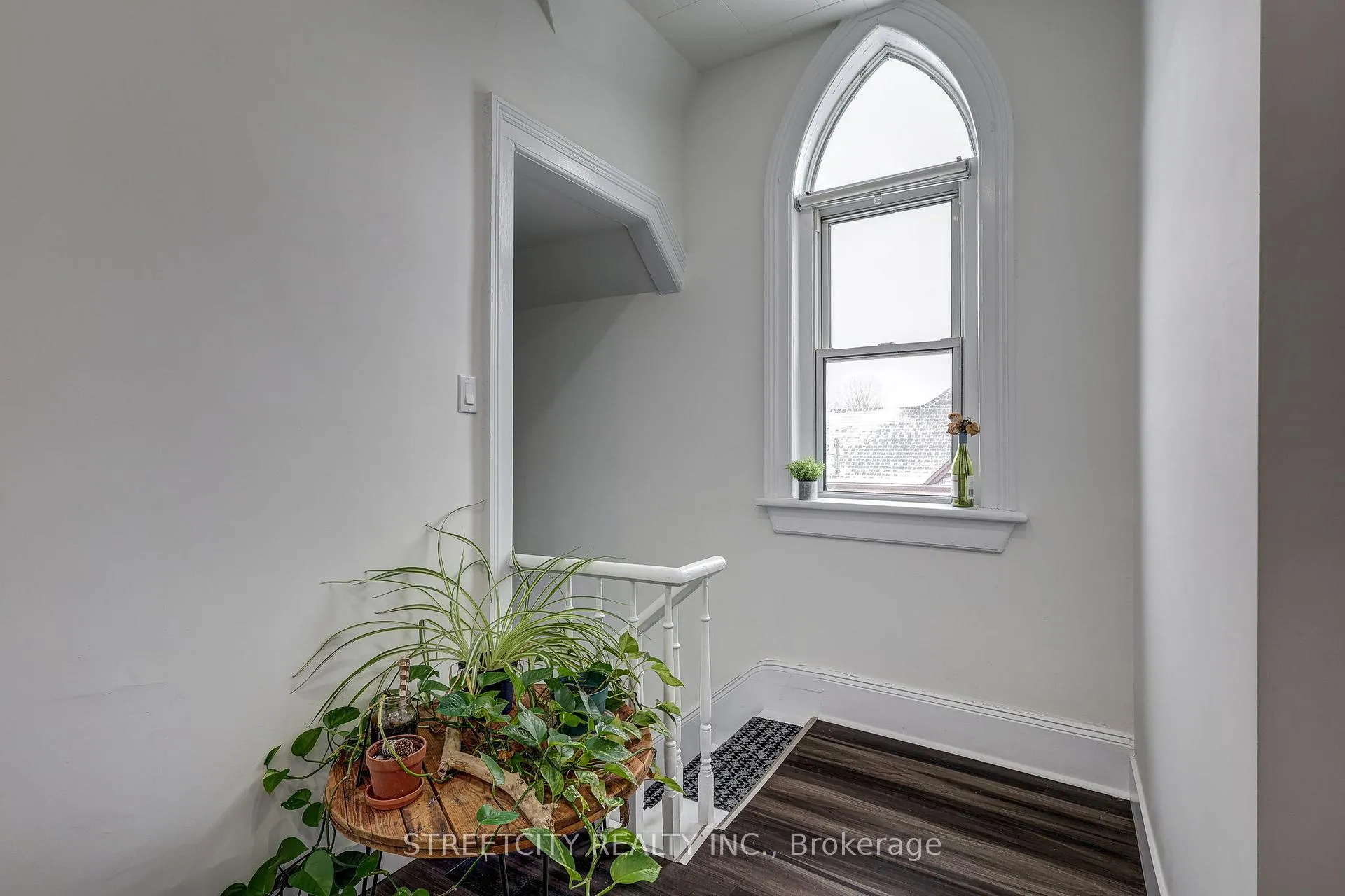 Photo 6 of 12 Weldon Avenue, St. Thomas — HOMEH