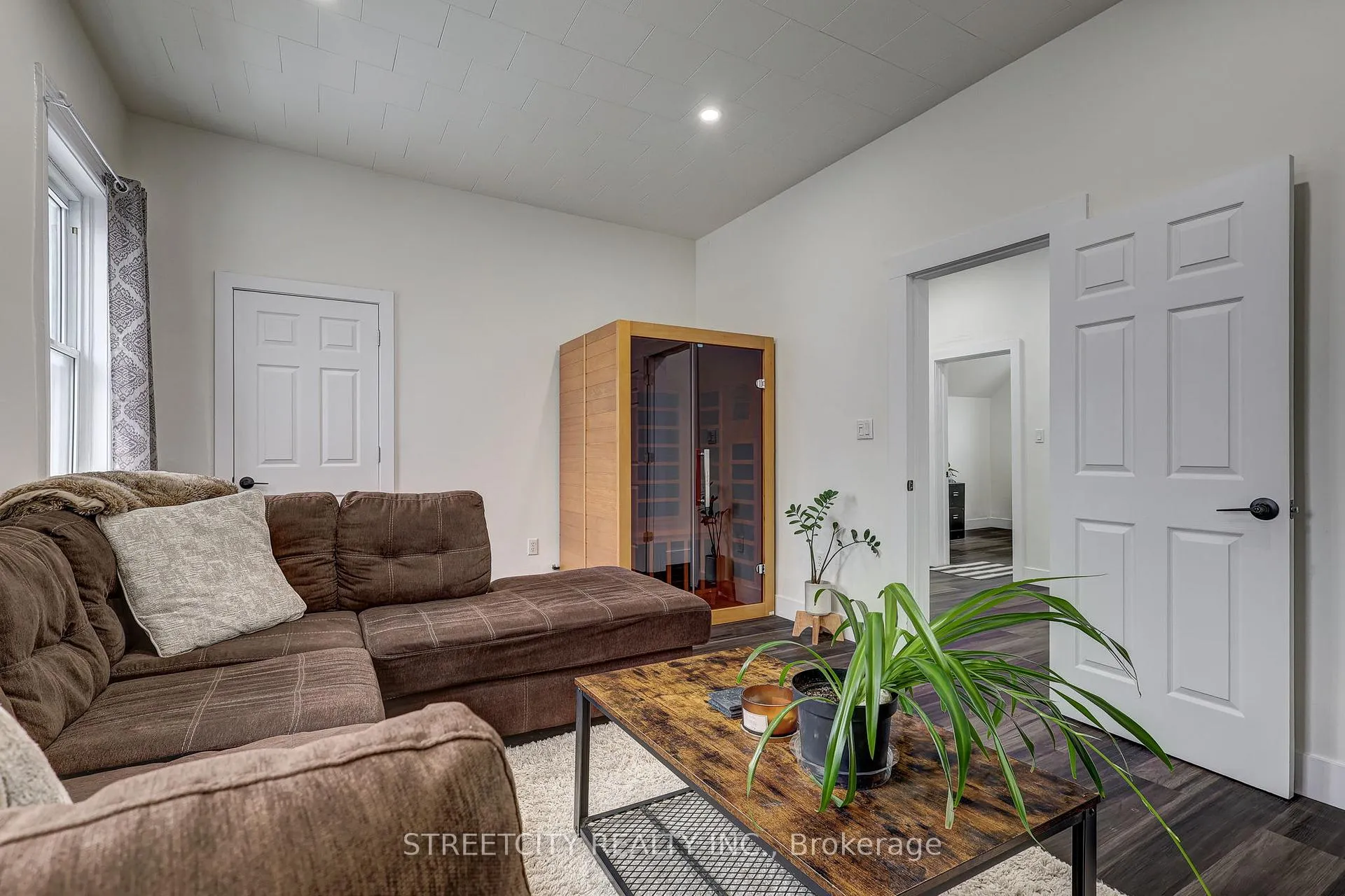 Photo 11 of 12 Weldon Avenue, St. Thomas — HOMEH