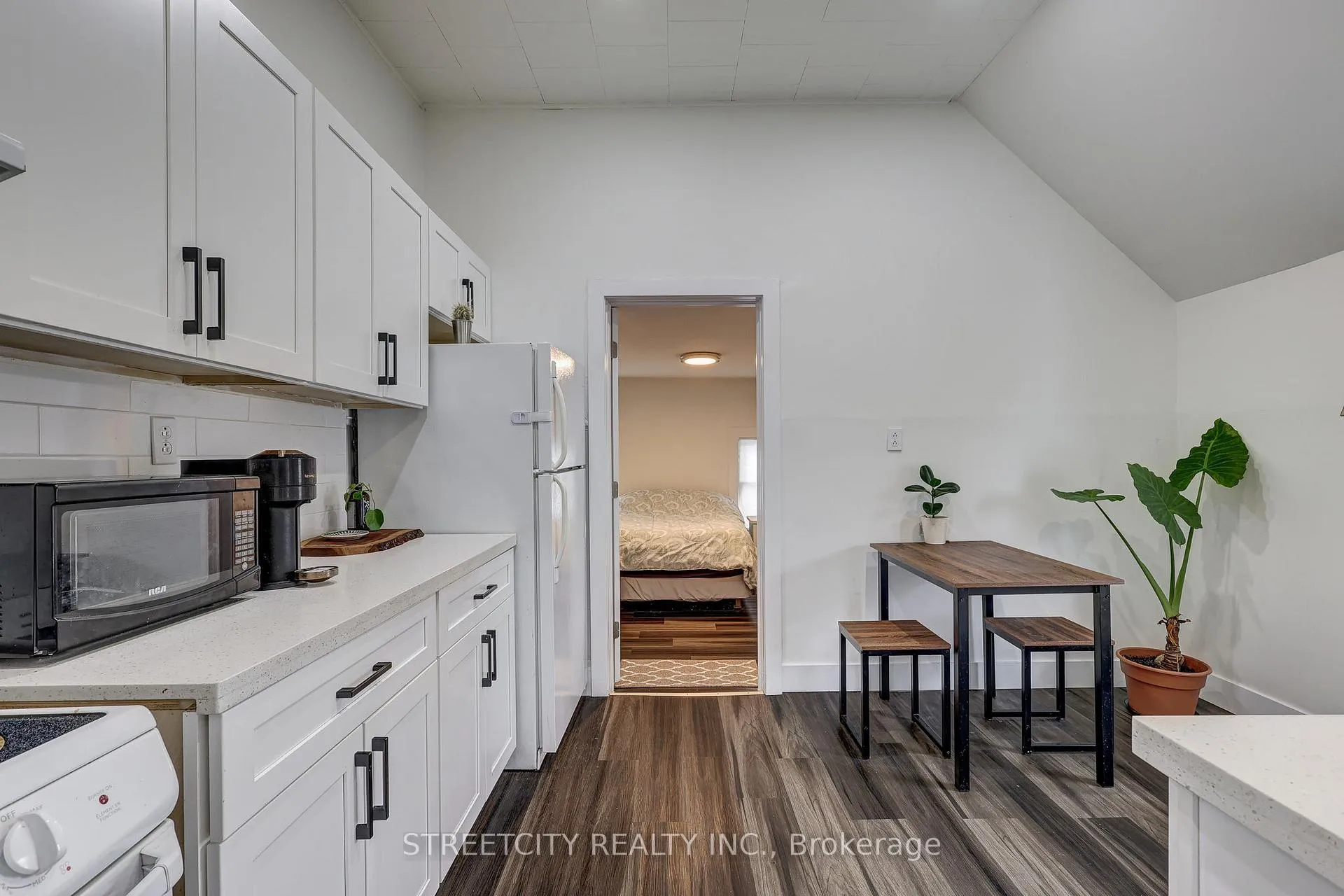 Photo 12 of 12 Weldon Avenue, St. Thomas — HOMEH