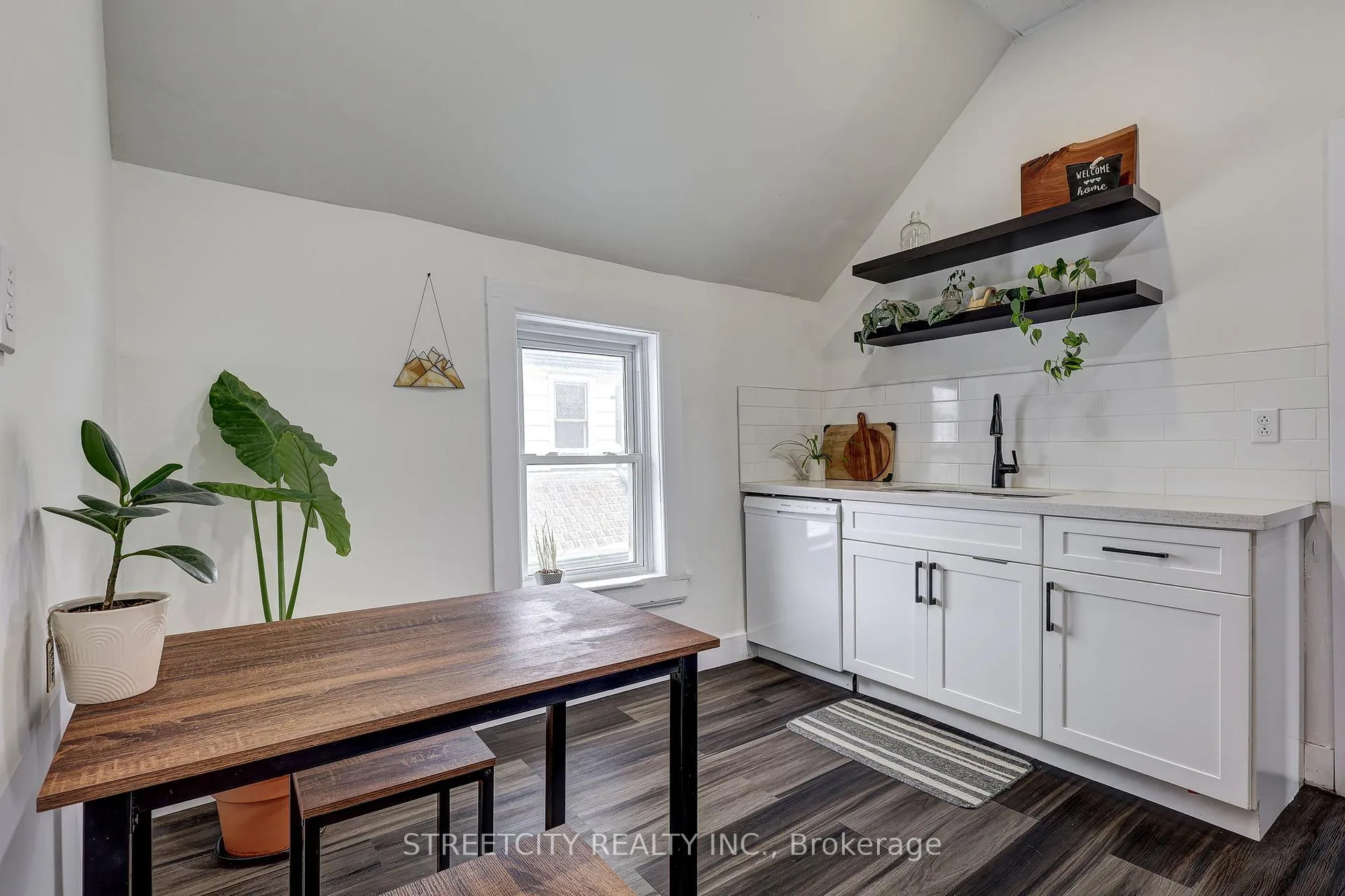 Photo 15 of 12 Weldon Avenue, St. Thomas — HOMEH