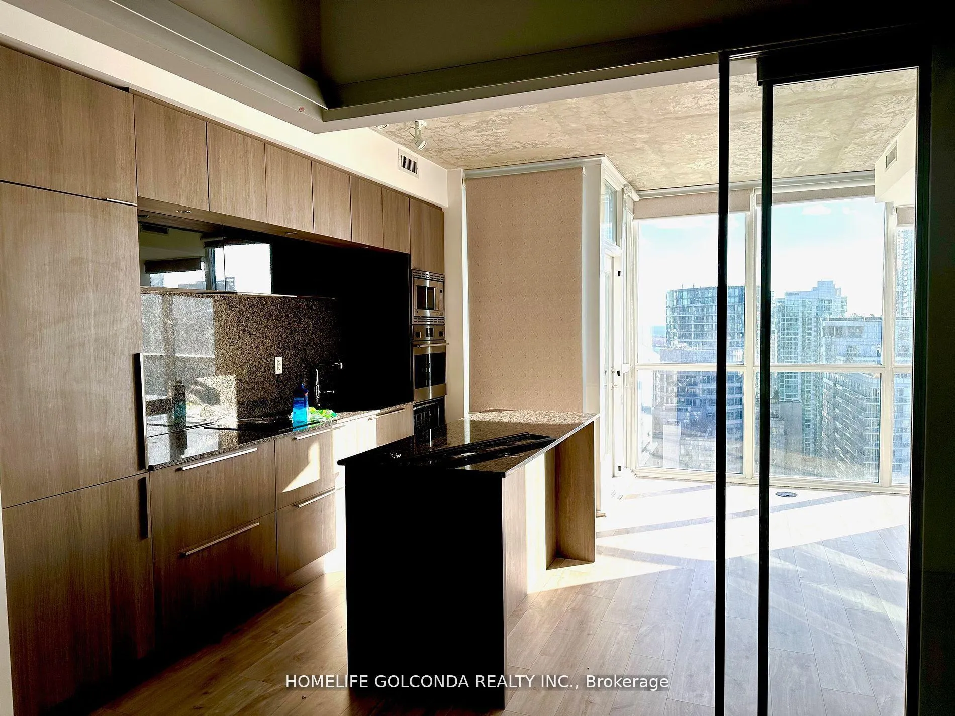 Photo 2 of Unit 2607, 88 Blue Jays Way, Toronto, Waterfront Communities — HOMEH