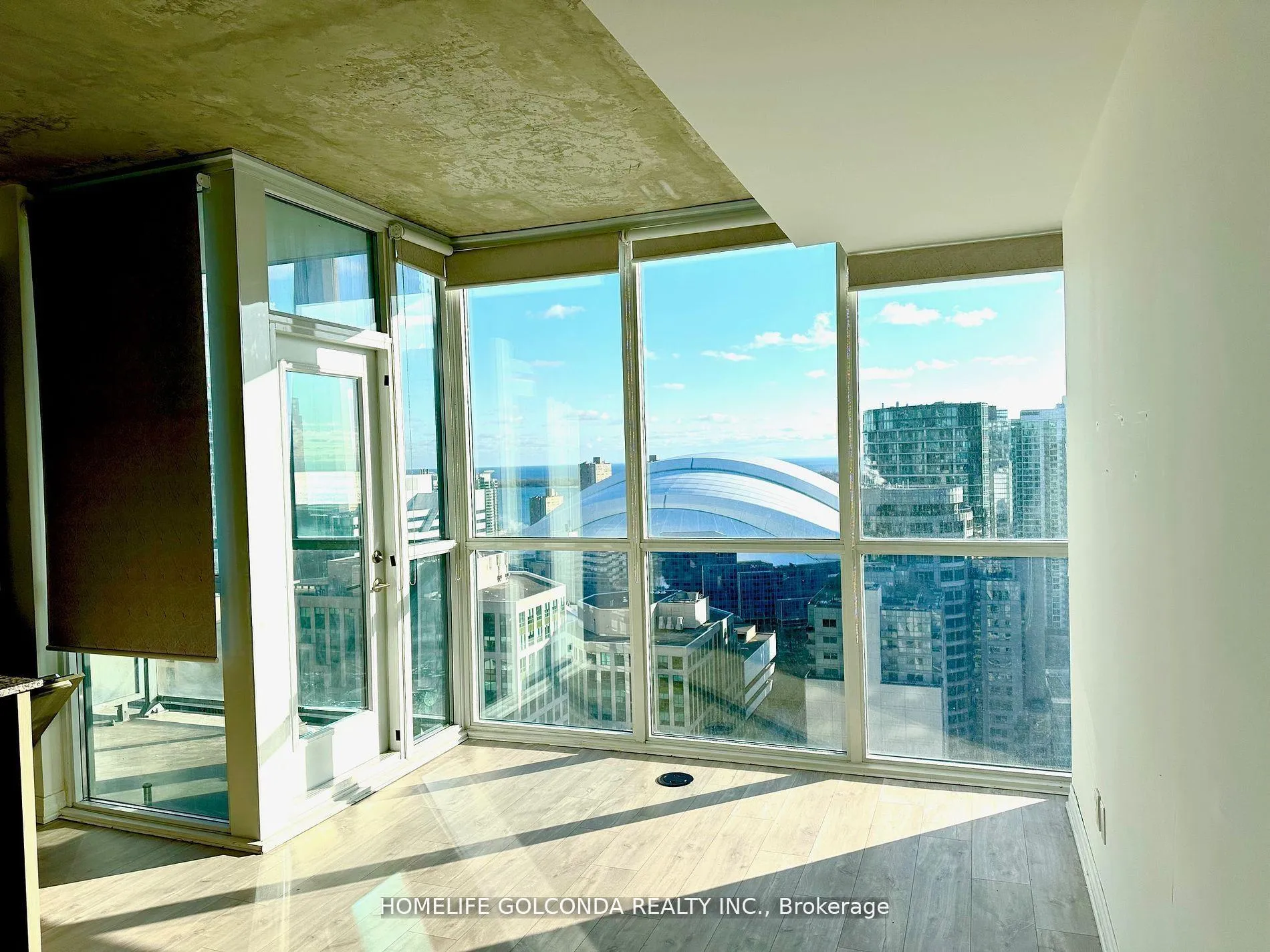 Photo 5 of Unit 2607, 88 Blue Jays Way, Toronto, Waterfront Communities — HOMEH