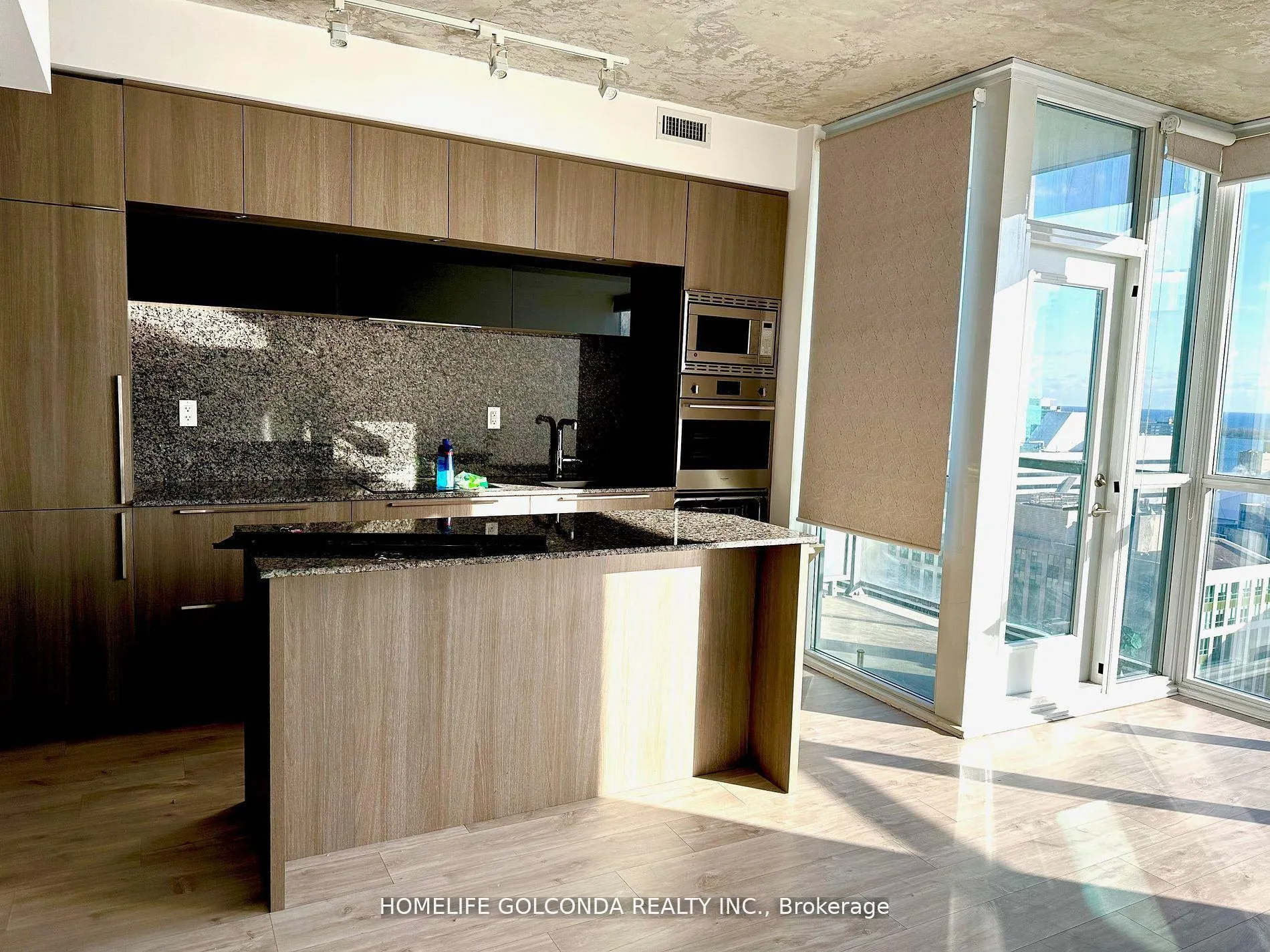 Photo 6 of Unit 2607, 88 Blue Jays Way, Toronto, Waterfront Communities — HOMEH