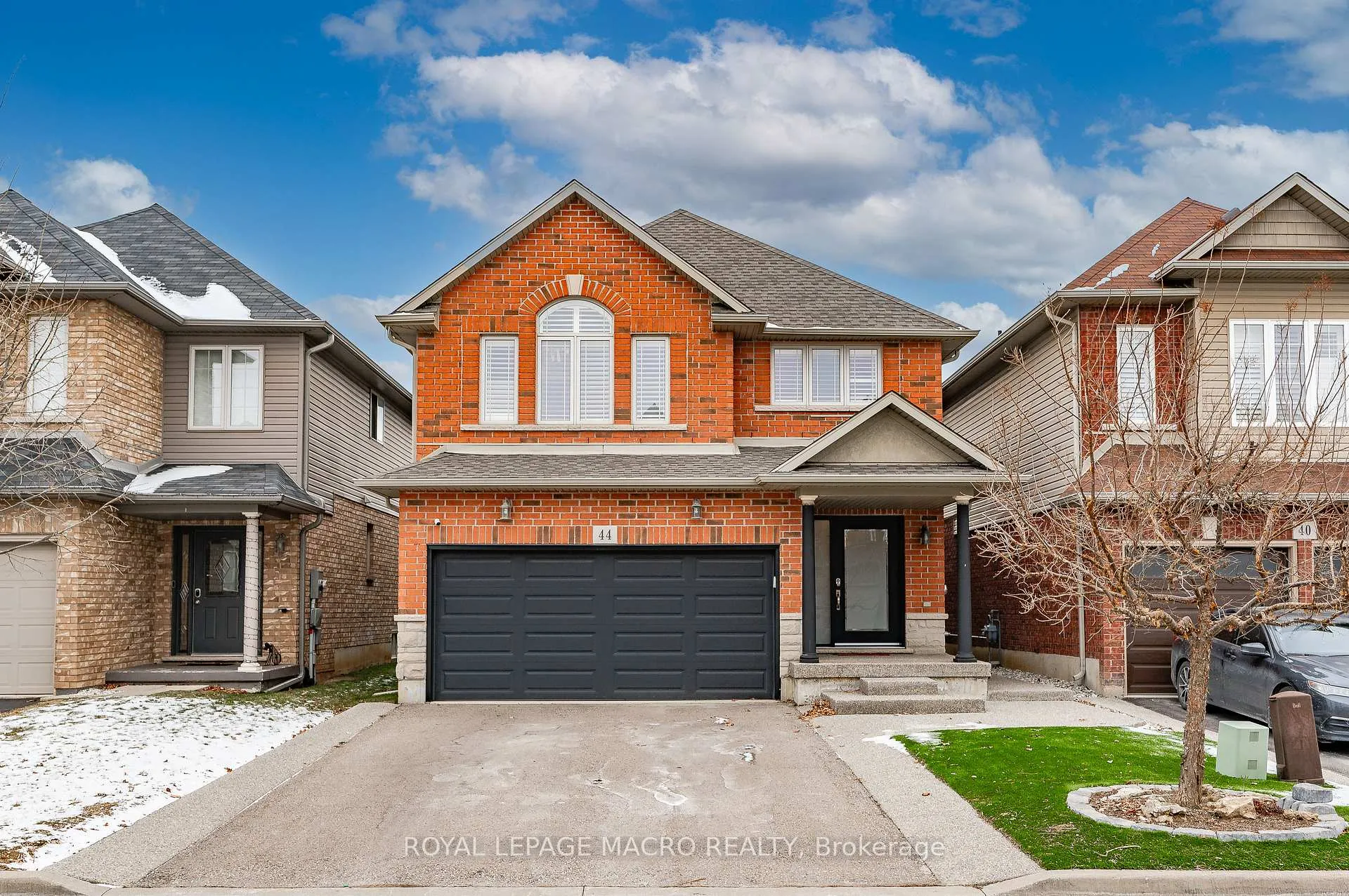 Photo 1 of 44 Pelech Crescent, Hamilton, Stoney Creek Mountain — HOMEH