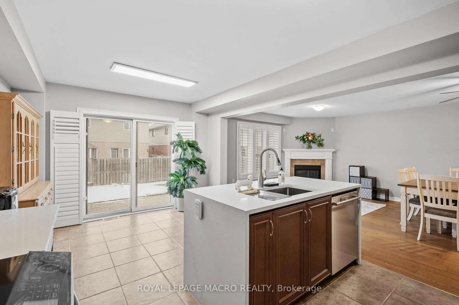 Photo 16 of 44 Pelech Crescent, Hamilton, Stoney Creek Mountain — HOMEH