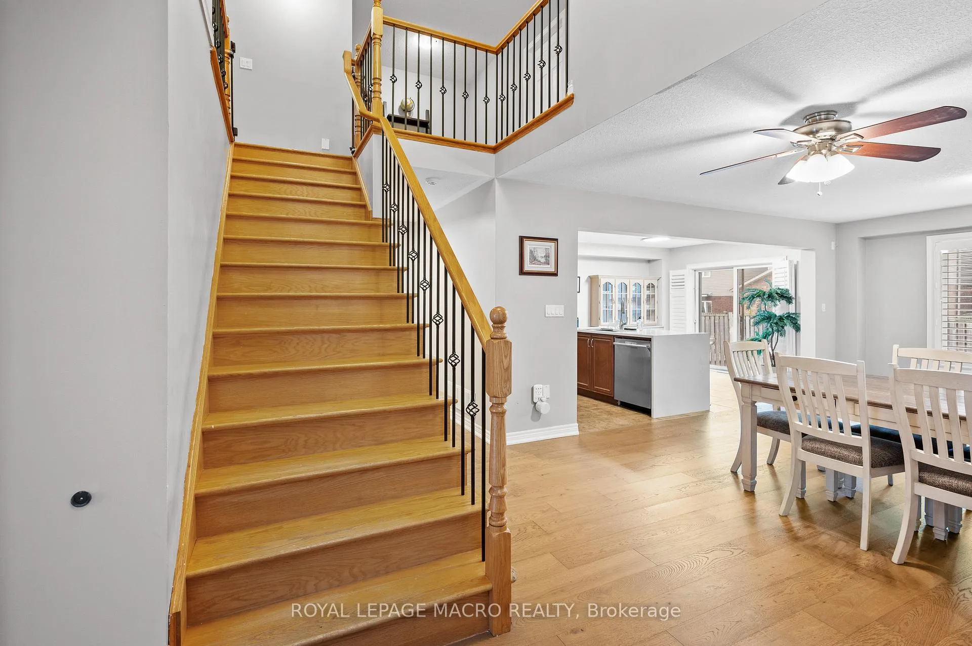 Photo 20 of 44 Pelech Crescent, Hamilton, Stoney Creek Mountain — HOMEH
