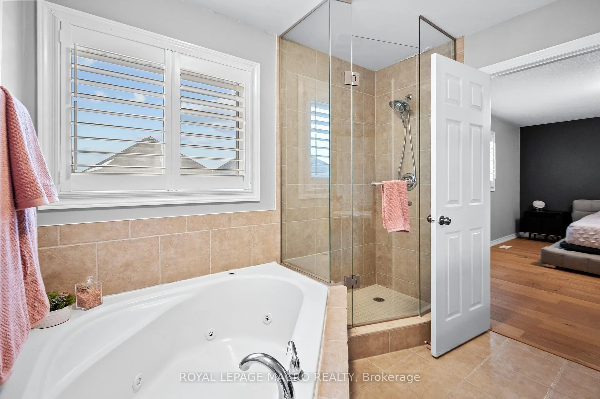 Photo 25 of 44 Pelech Crescent, Hamilton, Stoney Creek Mountain — HOMEH