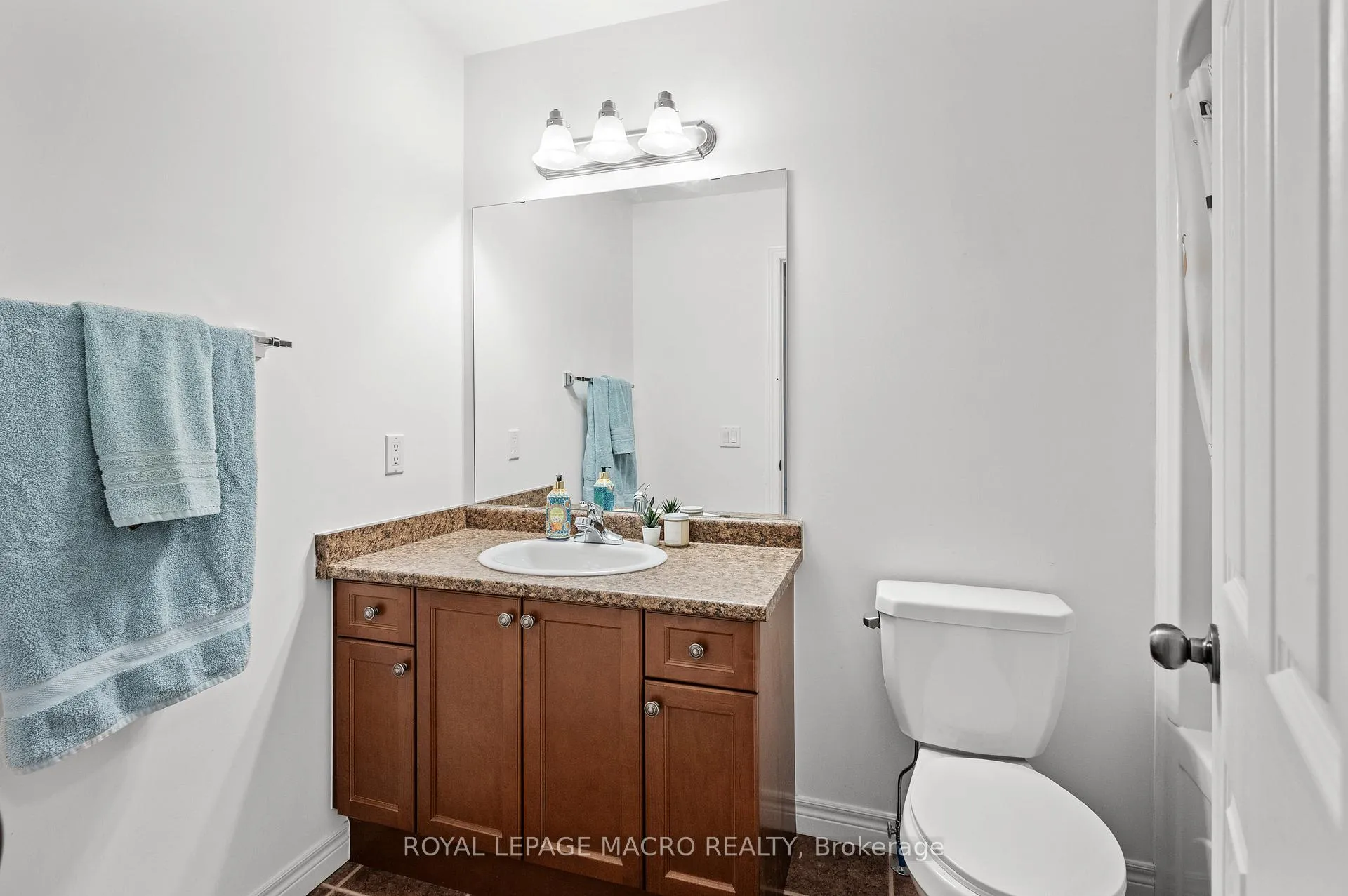 Photo 32 of 44 Pelech Crescent, Hamilton, Stoney Creek Mountain — HOMEH