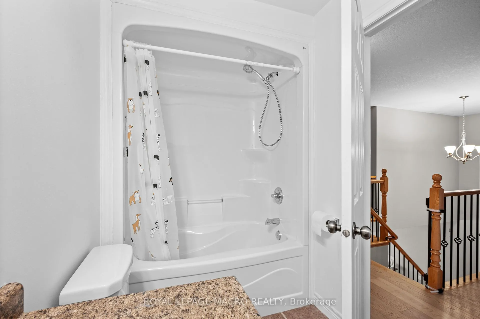 Photo 33 of 44 Pelech Crescent, Hamilton, Stoney Creek Mountain — HOMEH