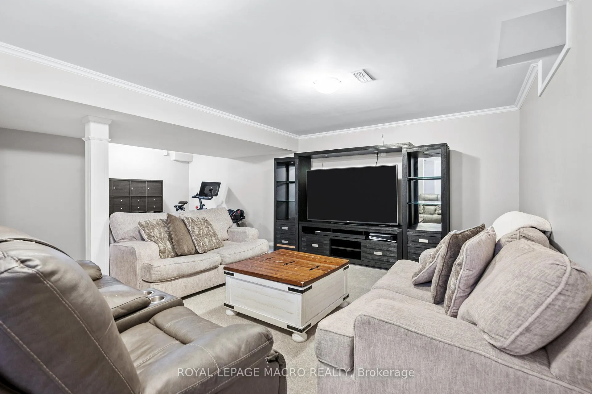 Photo 36 of 44 Pelech Crescent, Hamilton, Stoney Creek Mountain — HOMEH