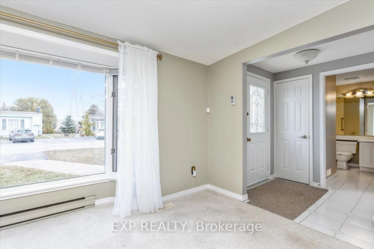 Photo 8 of 52 Fairway Drive, Clarington, Newcastle — HOMEH