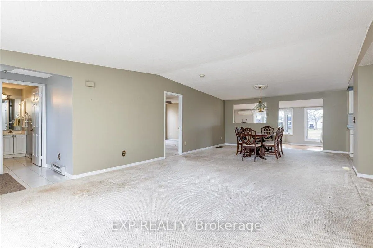 Photo 11 of 52 Fairway Drive, Clarington, Newcastle — HOMEH
