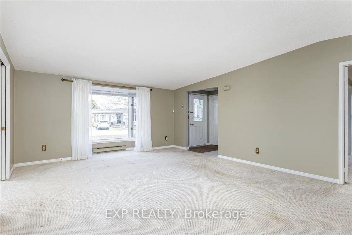 Photo 19 of 52 Fairway Drive, Clarington, Newcastle — HOMEH