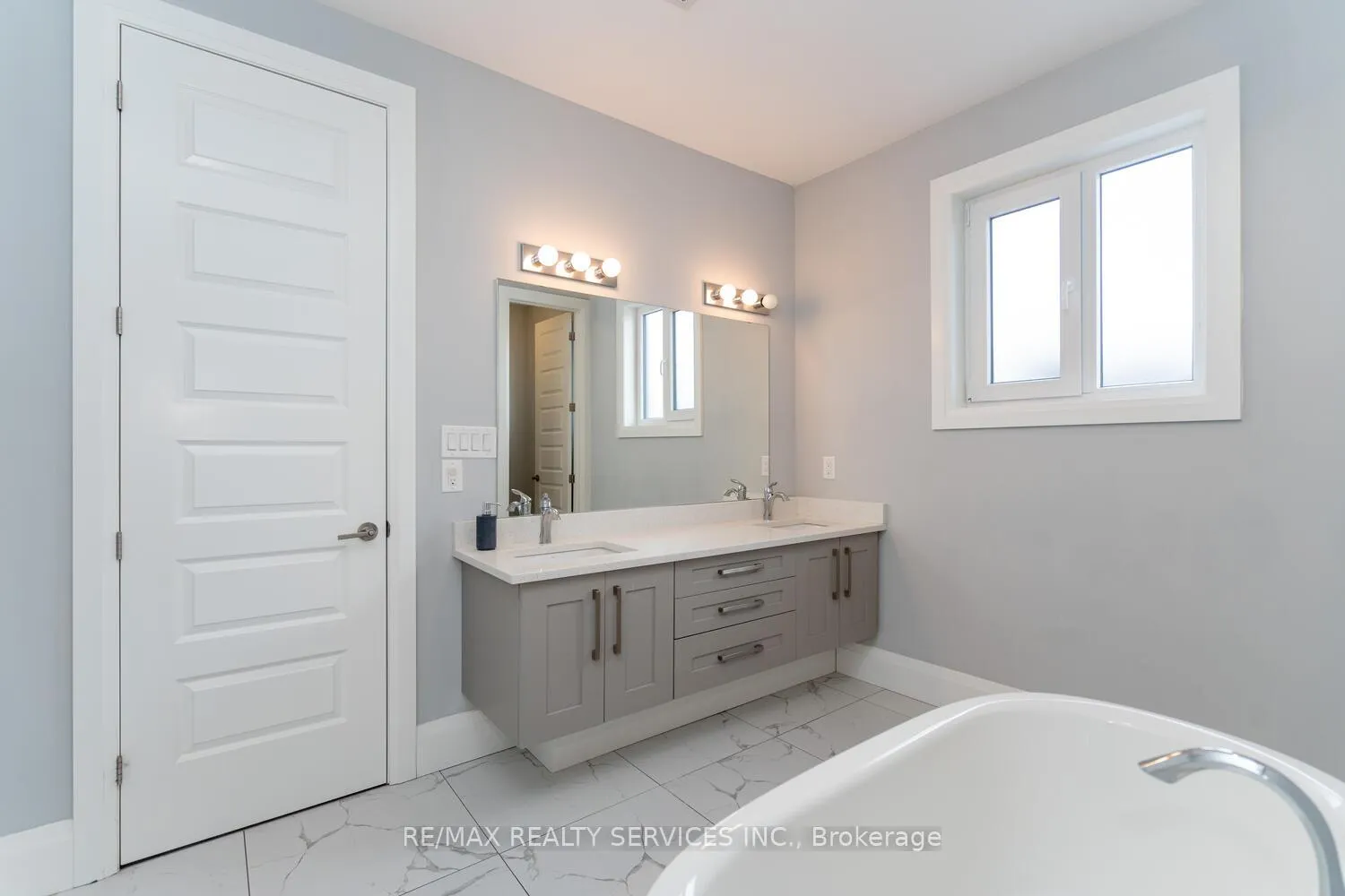 Photo 40 of 10 Morris Street, Brant, Paris — HOMEH