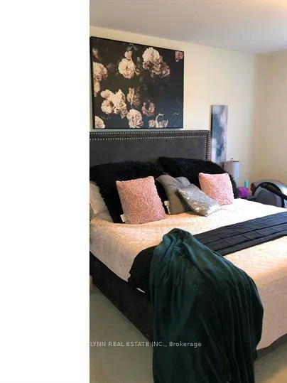 Photo 8 of 8291 Tulip Tree Drive, Niagara Falls, Brown — HOMEH