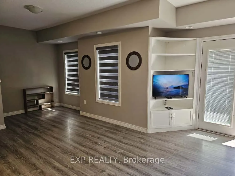 Photo 4 of Unit Unit A, 1110 Fairway Road, Kitchener, Grand River South — HOMEH