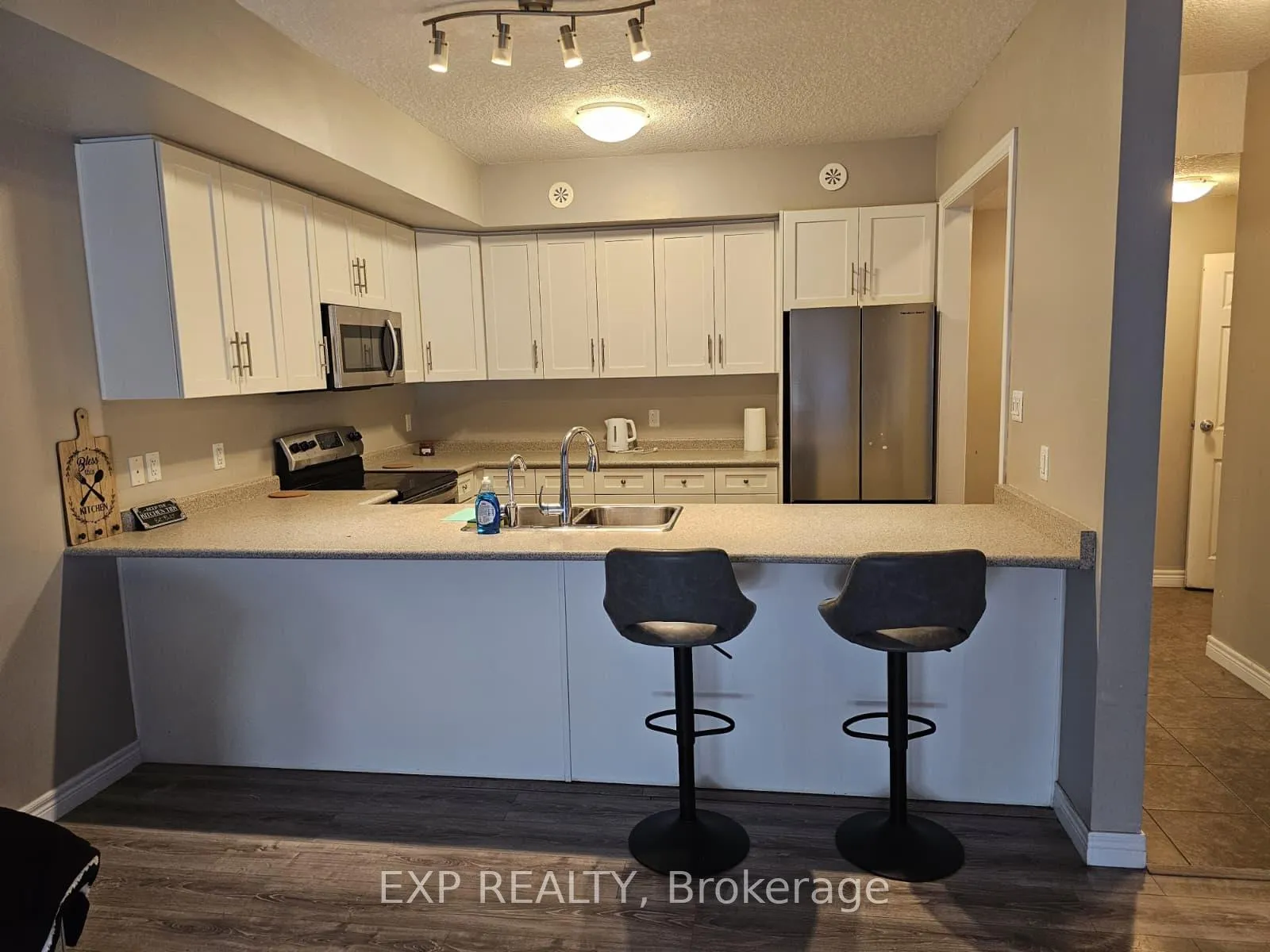 Photo 6 of Unit Unit A, 1110 Fairway Road, Kitchener, Grand River South — HOMEH