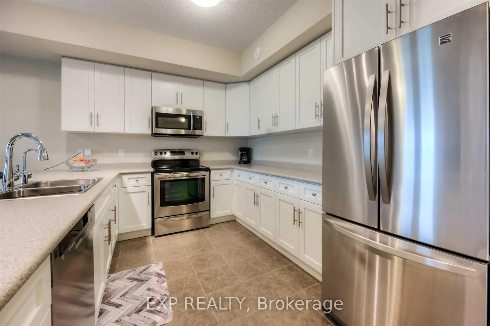 Photo 7 of Unit Unit A, 1110 Fairway Road, Kitchener, Grand River South — HOMEH