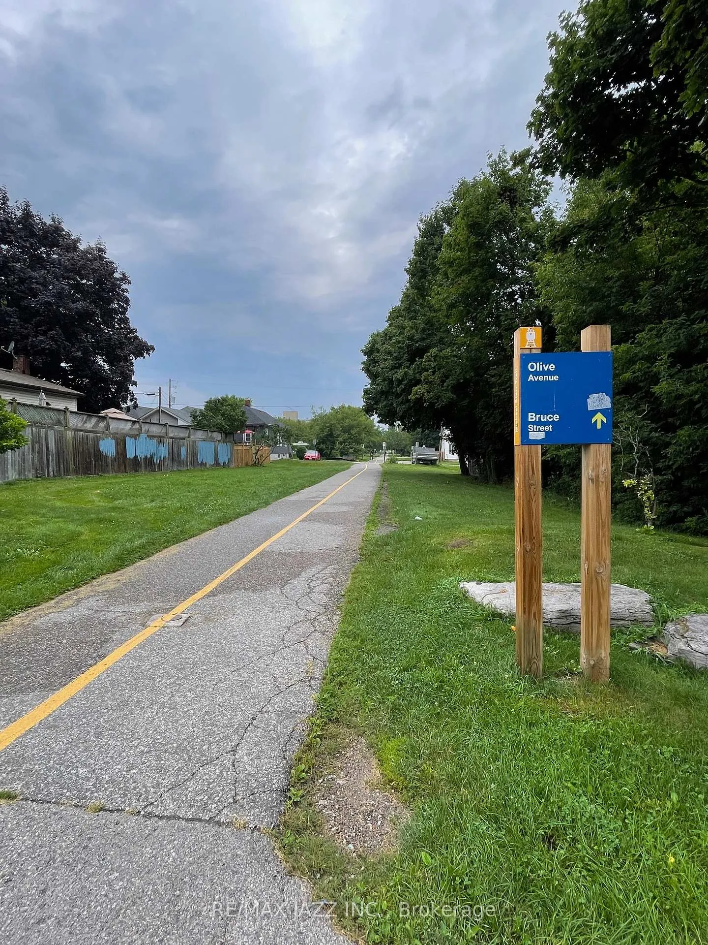 Photo 10 of 98 Olive Avenue, Oshawa, Central — HOMEH