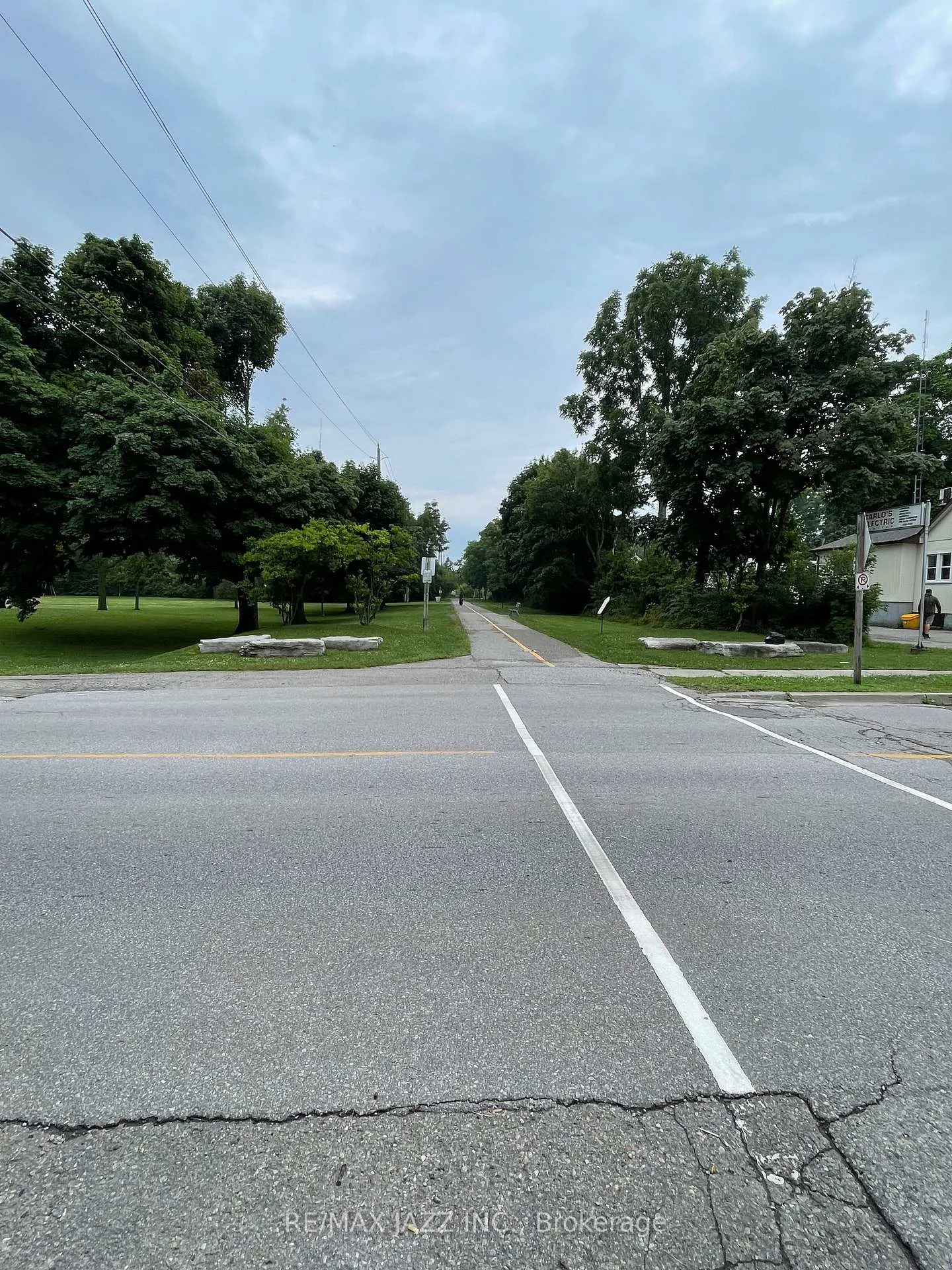 Photo 11 of 98 Olive Avenue, Oshawa, Central — HOMEH