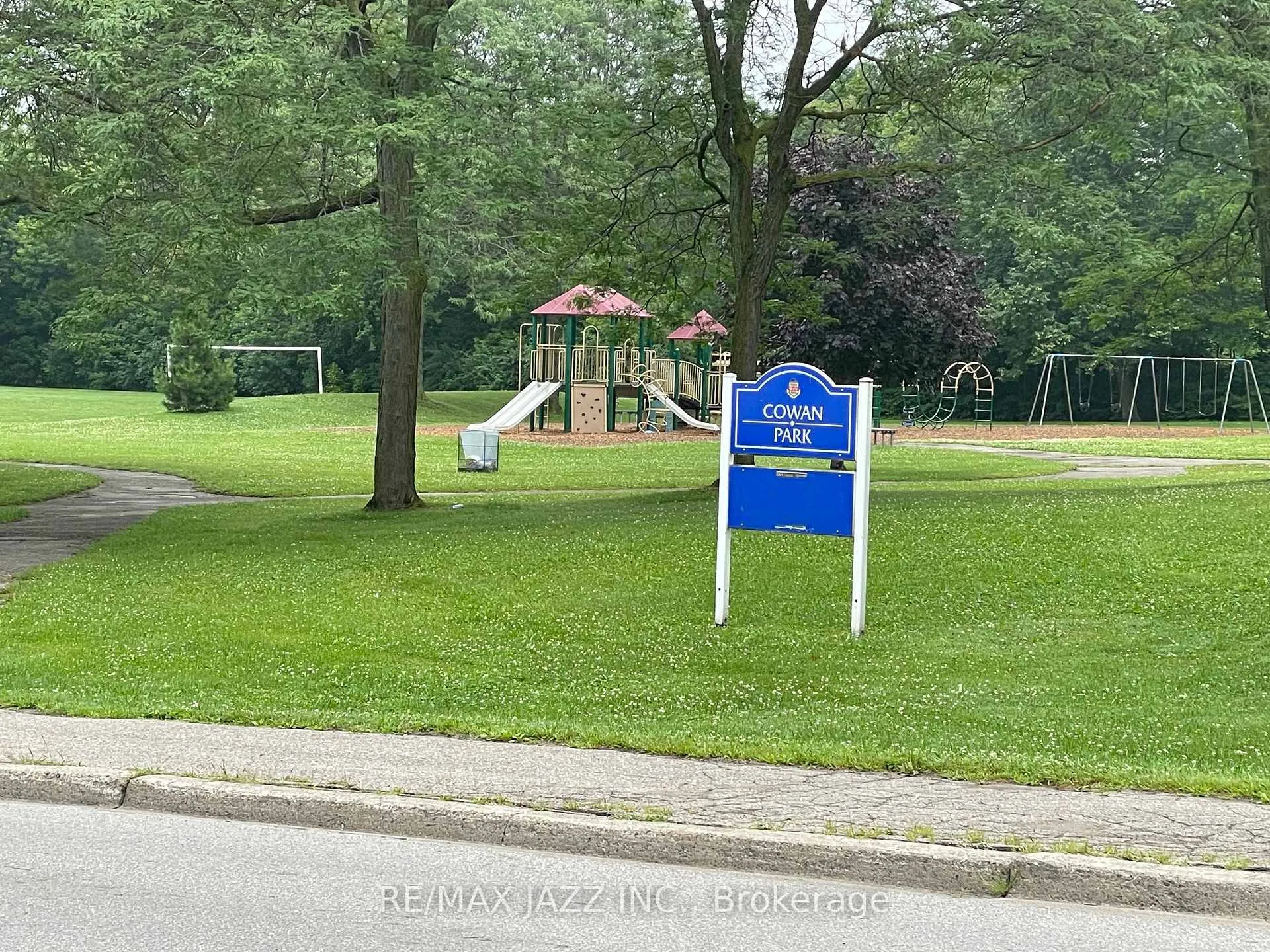 Photo 12 of 98 Olive Avenue, Oshawa, Central — HOMEH