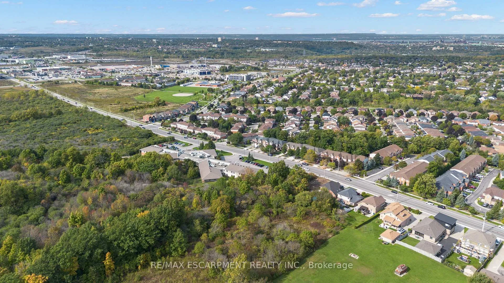 Photo 4 of 363 Highland Road, Hamilton, Stoney Creek Mountain — HOMEH