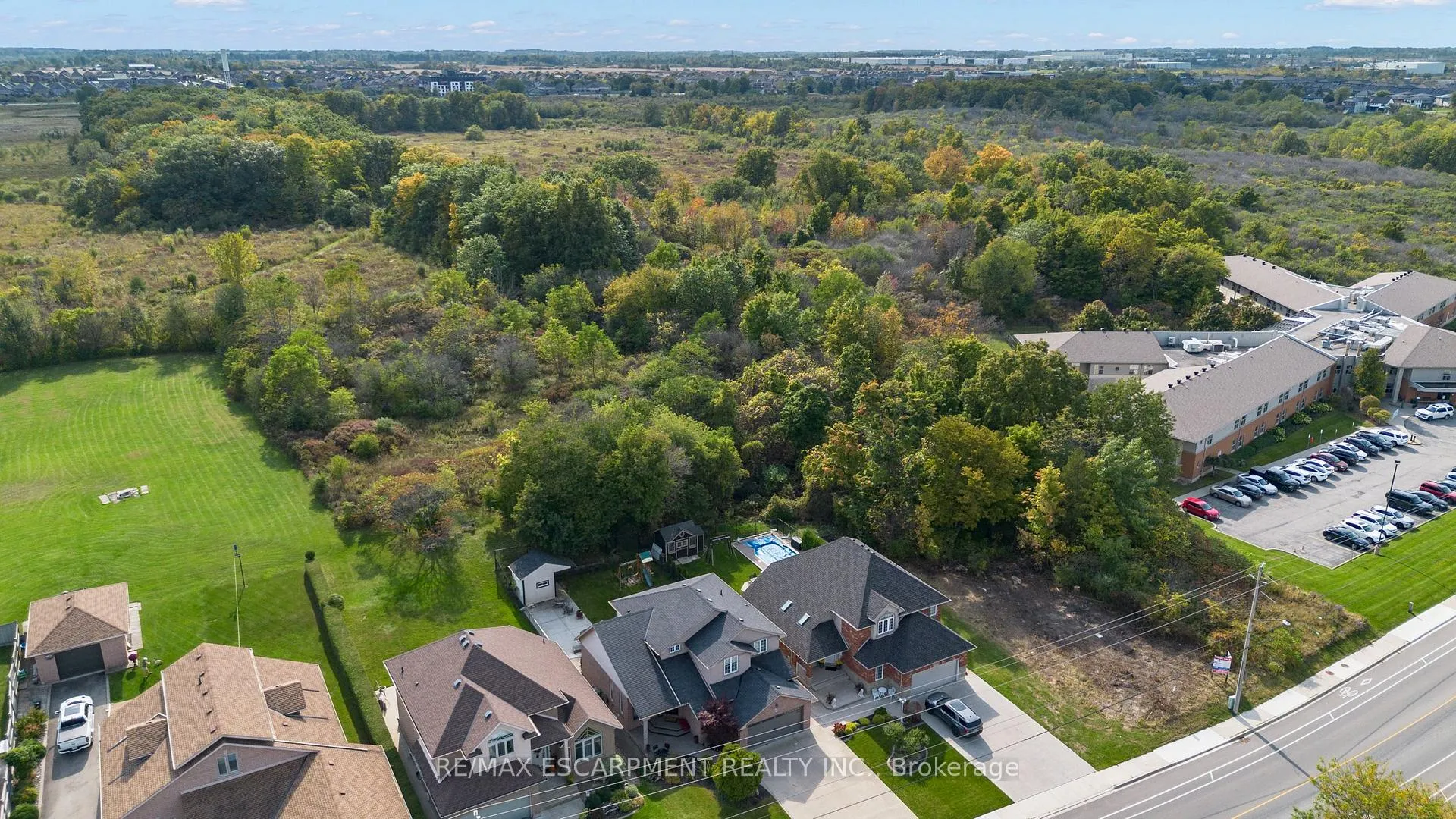 Photo 10 of 363 Highland Road, Hamilton, Stoney Creek Mountain — HOMEH