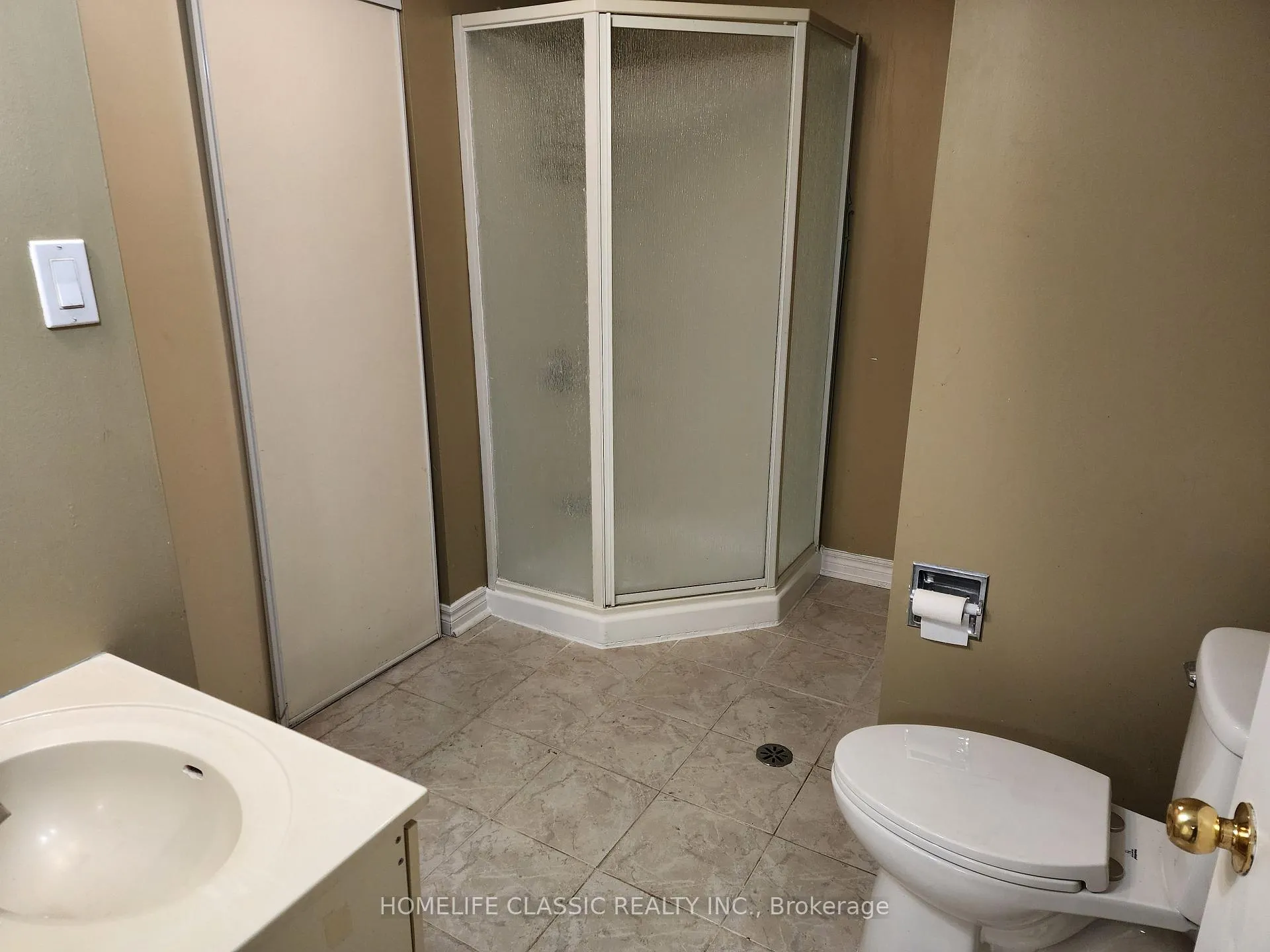 Photo 4 of Unit Lower, 64 Parkway Avenue, Markham, Markham Village — HOMEH