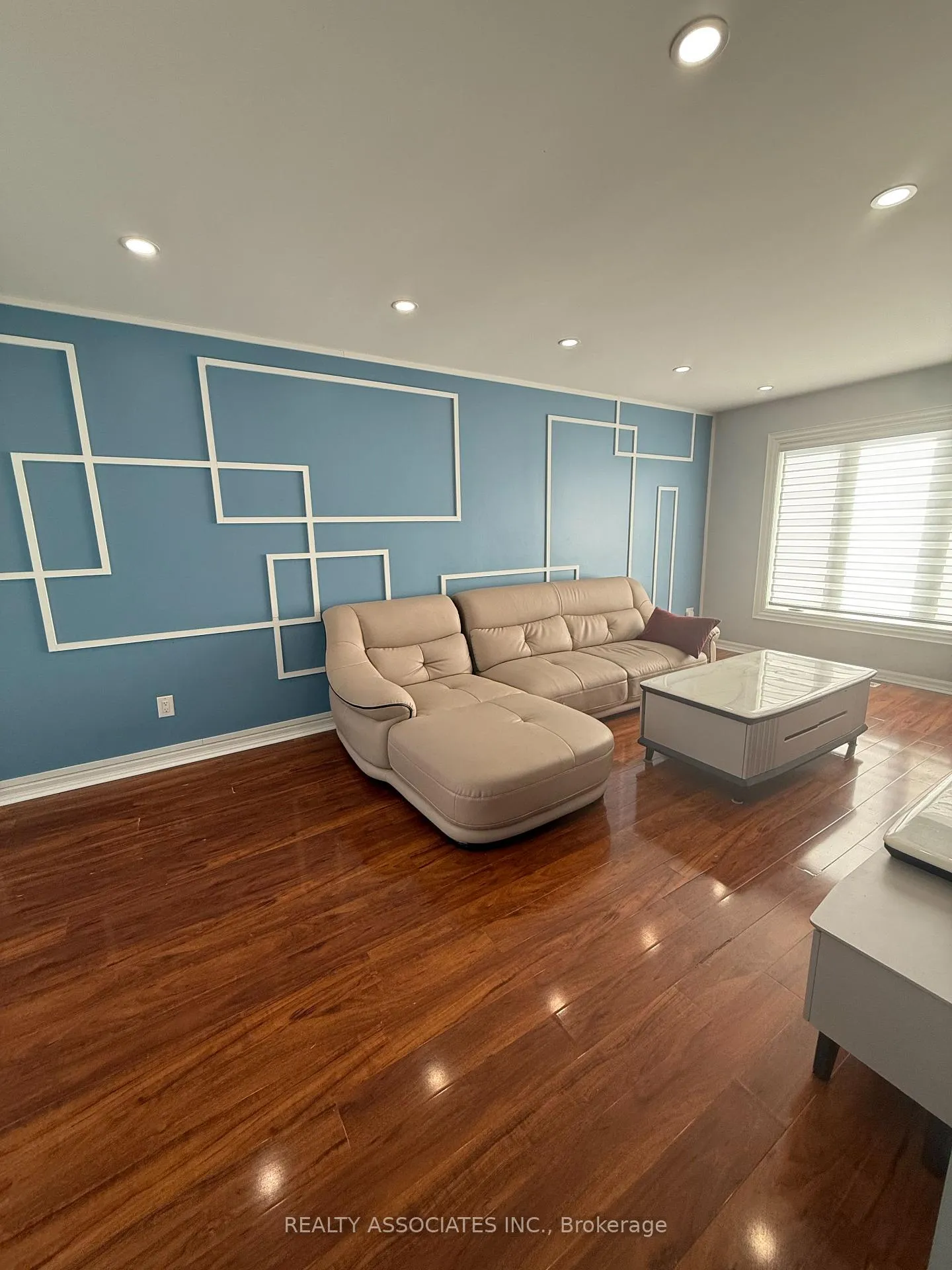 Photo 3 of 6 Harbord Crescent, Ajax, South West — HOMEH