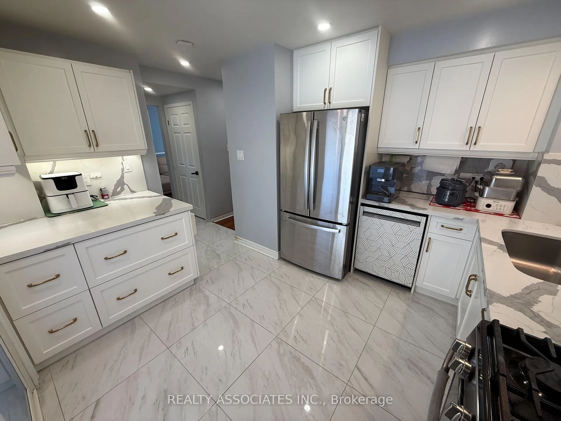 Photo 7 of 6 Harbord Crescent, Ajax, South West — HOMEH