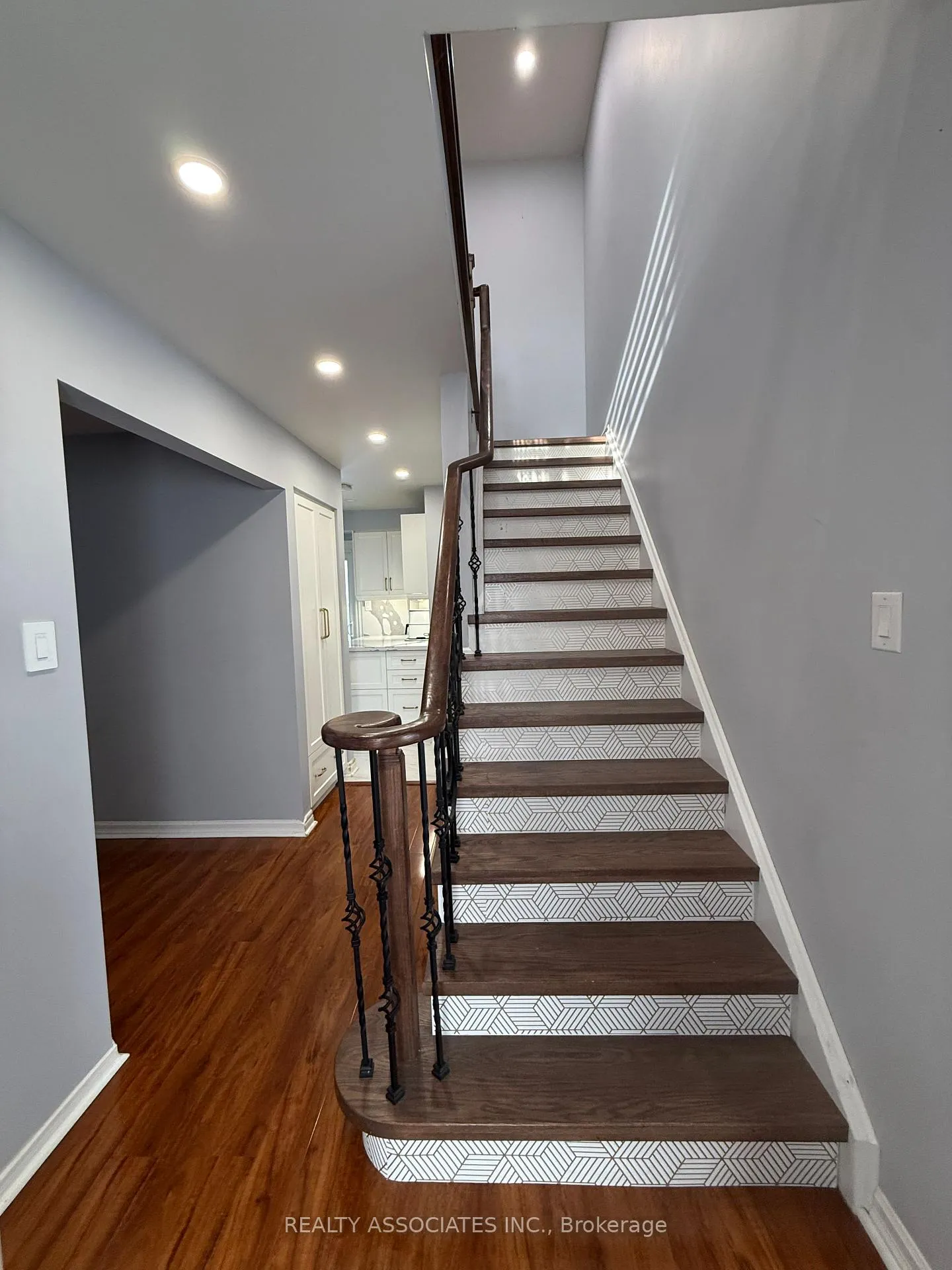 Photo 9 of 6 Harbord Crescent, Ajax, South West — HOMEH
