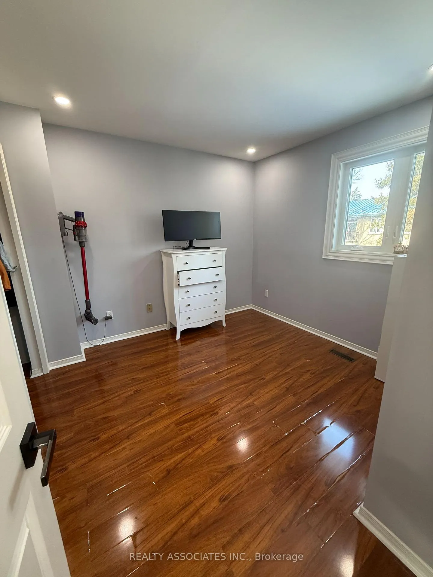Photo 15 of 6 Harbord Crescent, Ajax, South West — HOMEH