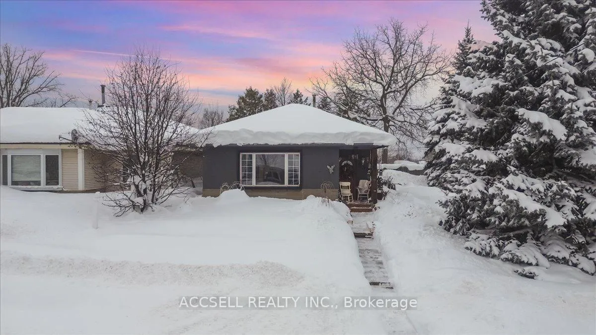 Photo 2 of 330 Hugel Avenue, Midland — HOMEH