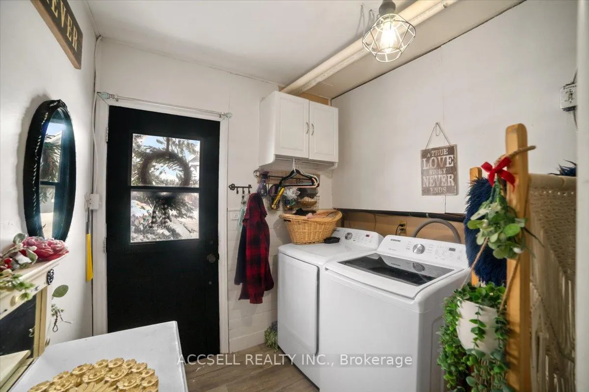 Photo 3 of 330 Hugel Avenue, Midland — HOMEH