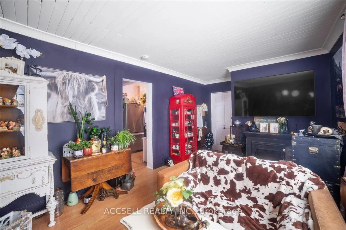 Photo 11 of 330 Hugel Avenue, Midland — HOMEH