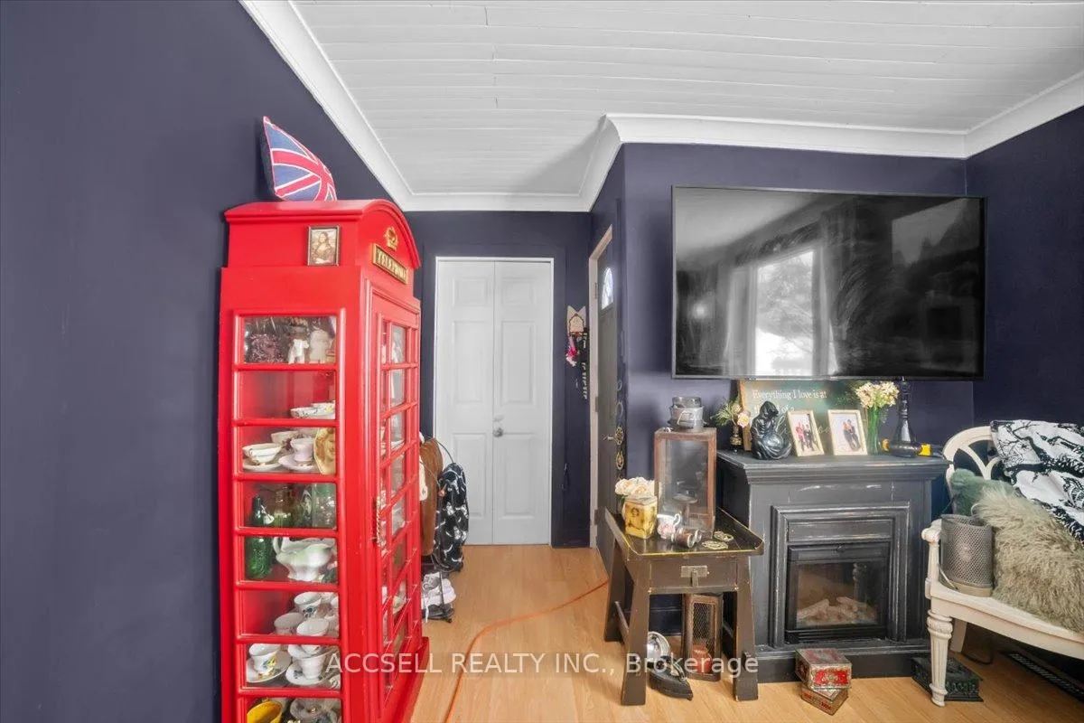 Photo 12 of 330 Hugel Avenue, Midland — HOMEH