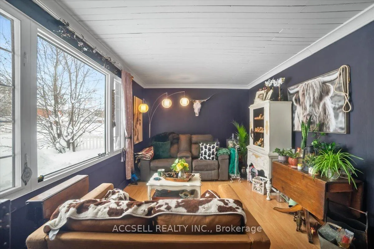 Photo 13 of 330 Hugel Avenue, Midland — HOMEH