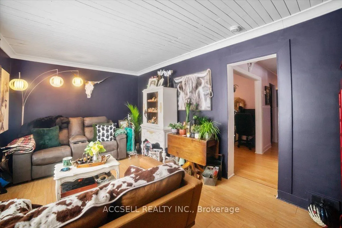 Photo 14 of 330 Hugel Avenue, Midland — HOMEH