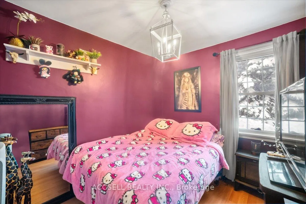 Photo 15 of 330 Hugel Avenue, Midland — HOMEH