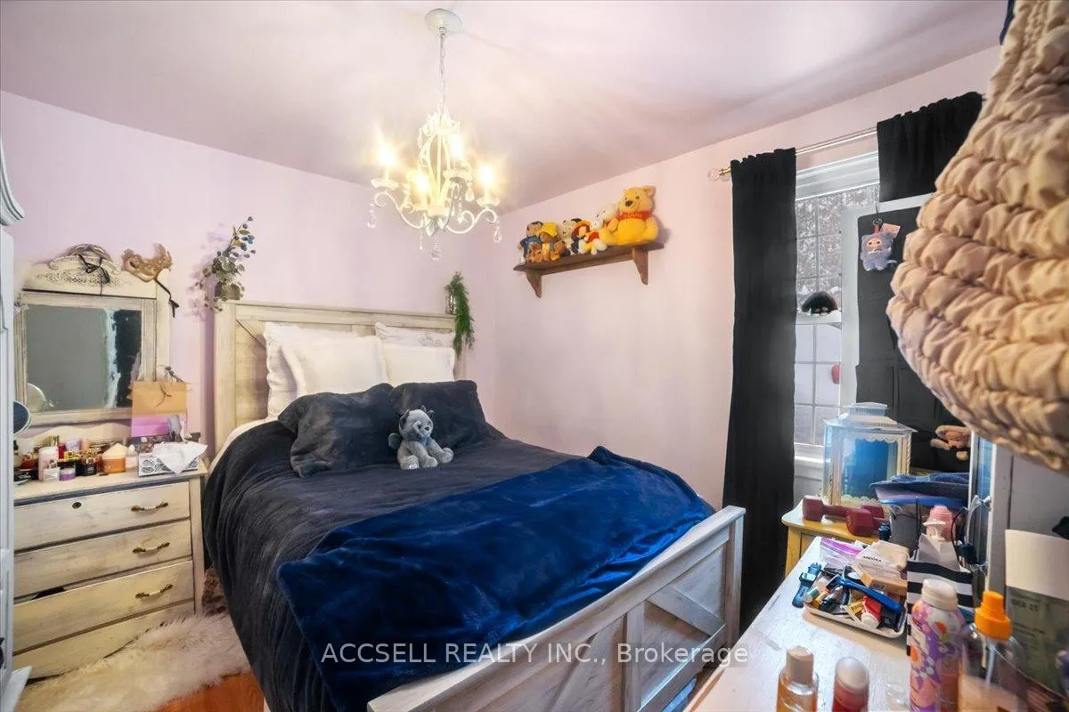 Photo 18 of 330 Hugel Avenue, Midland — HOMEH