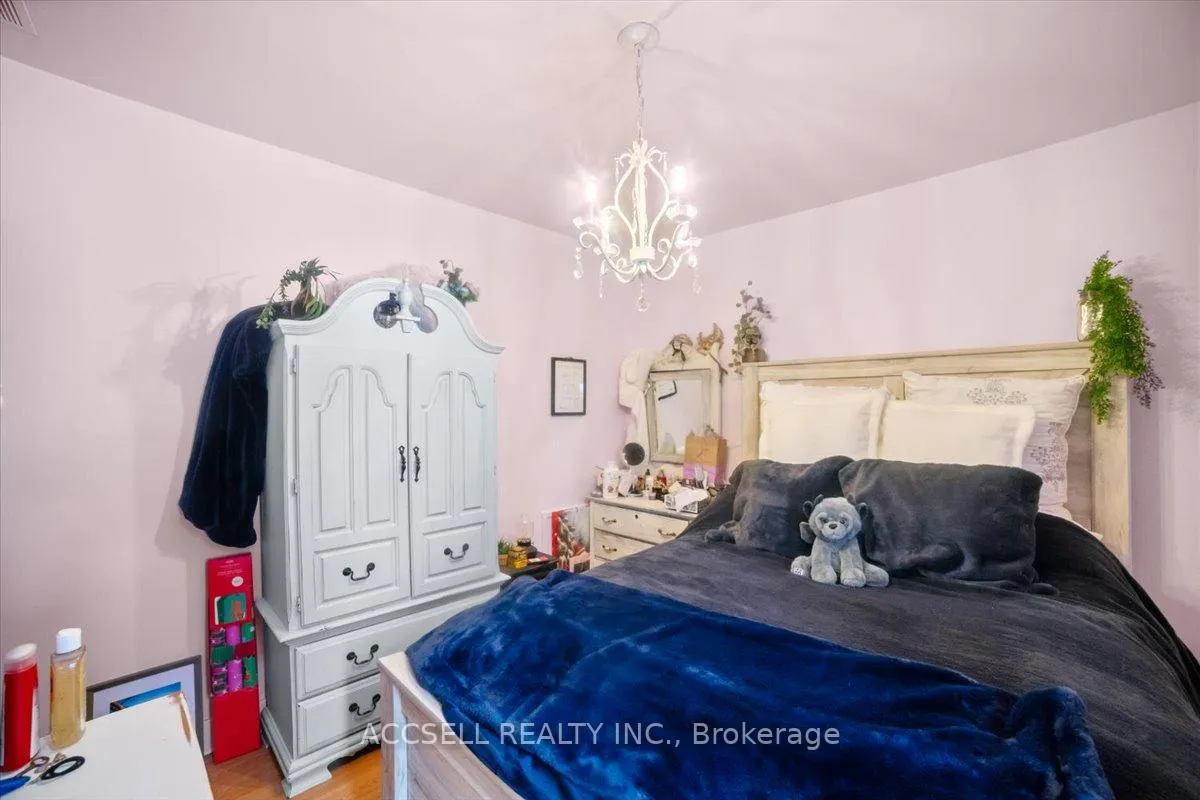 Photo 19 of 330 Hugel Avenue, Midland — HOMEH