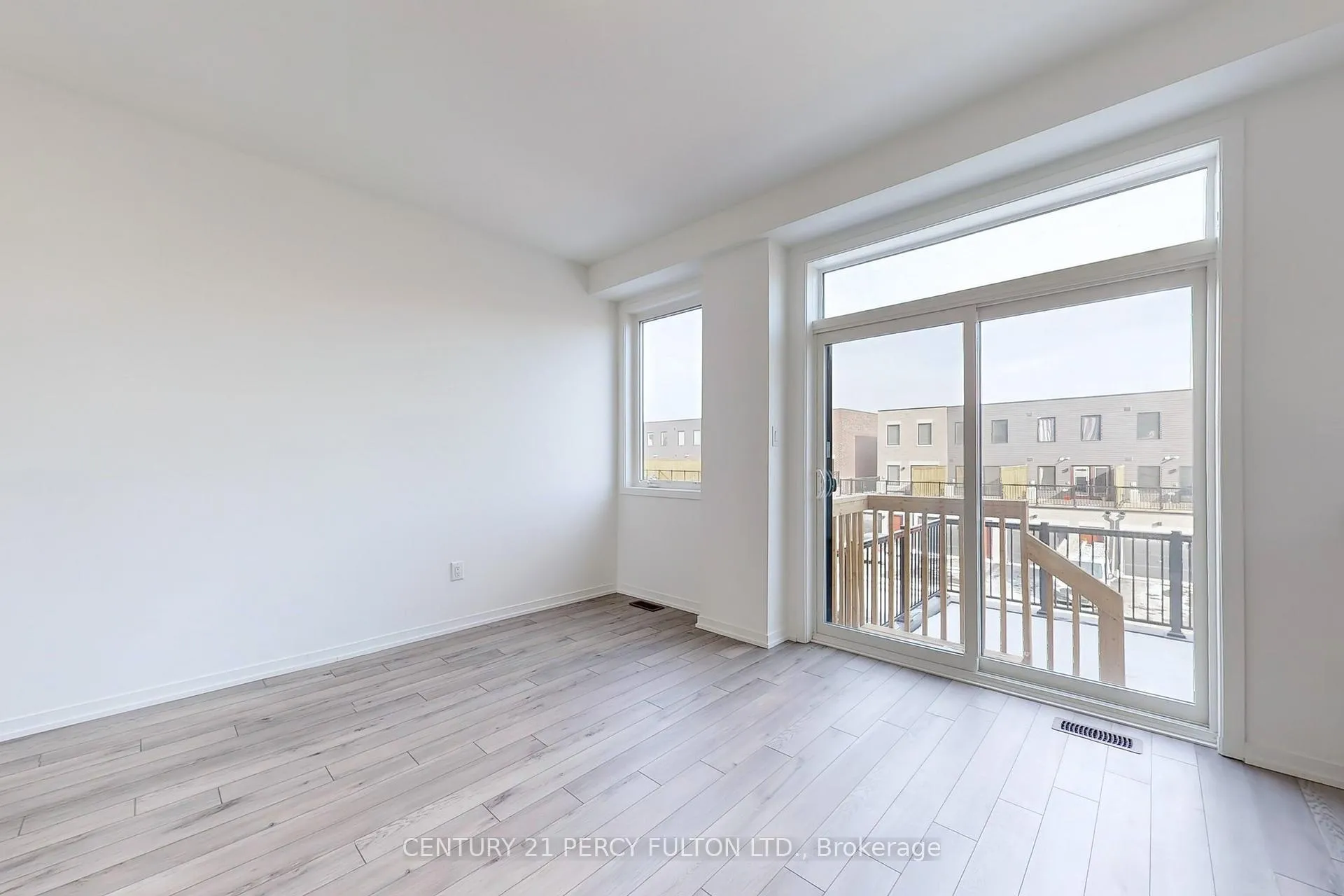 Photo 17 of 209 Monarch Avenue, Ajax, South West — HOMEH