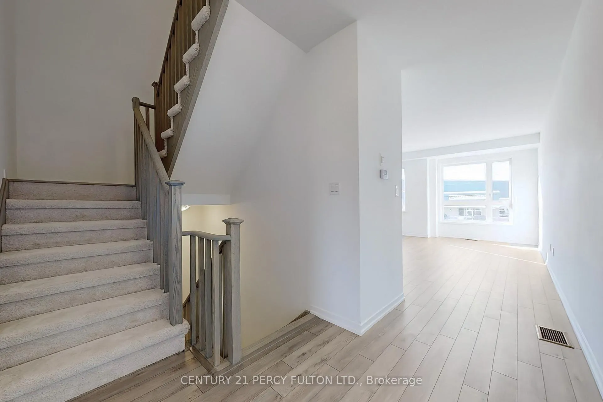 Photo 19 of 209 Monarch Avenue, Ajax, South West — HOMEH